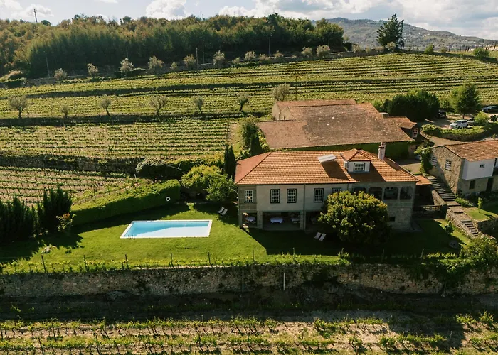 Hotel que aceita animais de estimação: Quinta Da Portela - Casa Visconde Arneiros - By Rowdhouses